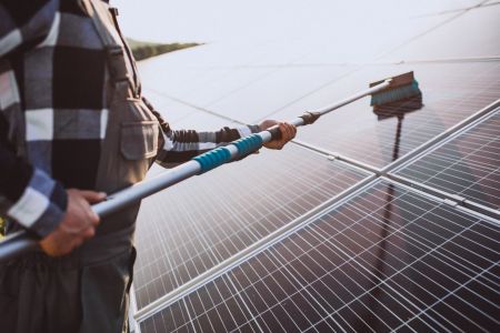 Zonnepanelen reinigen